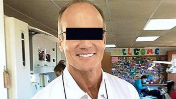 walter palmer cecil lion löwe simbabwe getötet jagd safari hwange nationalpark Maskottchen grosswildjagd jäger Zahnarzt Theo Bronkhorst Pfeil und Bogen sozialisierung männlichkeitswahn