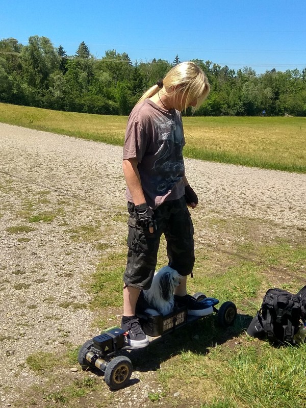 evolve skateboard eboard siebentischwald hund lech augsburg e-board eboard elektro-skateboard elektro-board evolve carbon gt bamboo e-scooter dji spark mike-vom-mars blog